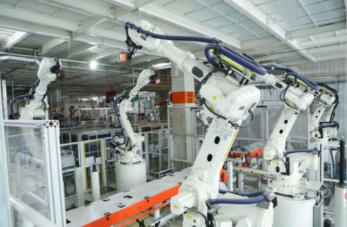 红旗新工厂全方位亮相 智能制造实力不断提升